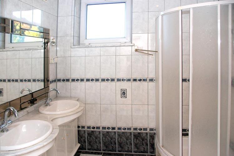 Osrodek Uzdrowiskowy Beskid Hotel Wysowa-Zdrój Екстериор снимка