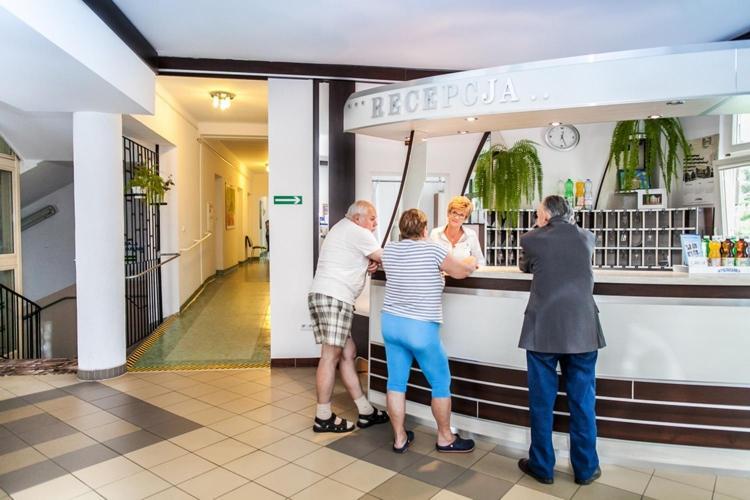 Osrodek Uzdrowiskowy Beskid Hotel Wysowa-Zdrój Екстериор снимка