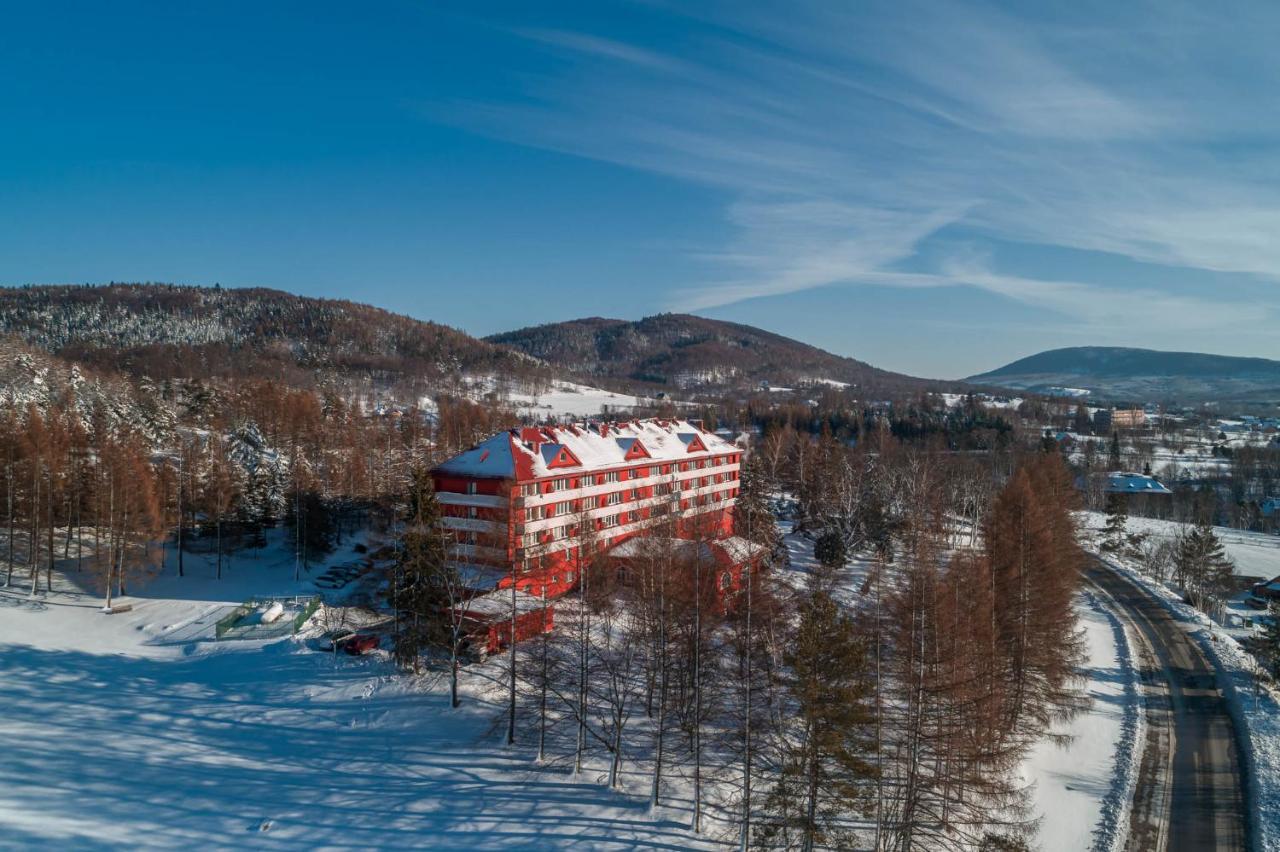 Osrodek Uzdrowiskowy Beskid Hotel Wysowa-Zdrój Екстериор снимка