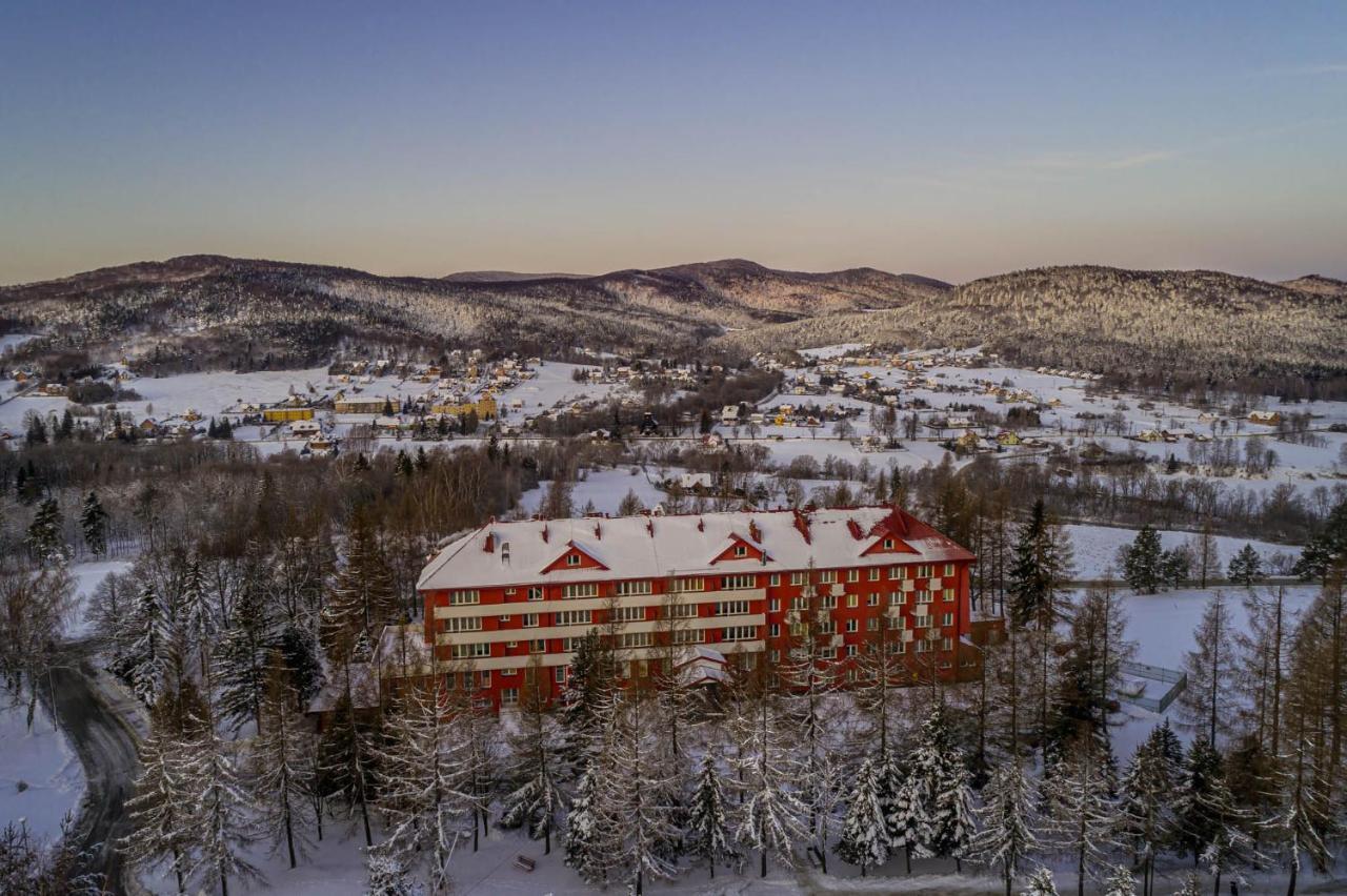 Osrodek Uzdrowiskowy Beskid Hotel Wysowa-Zdrój Екстериор снимка