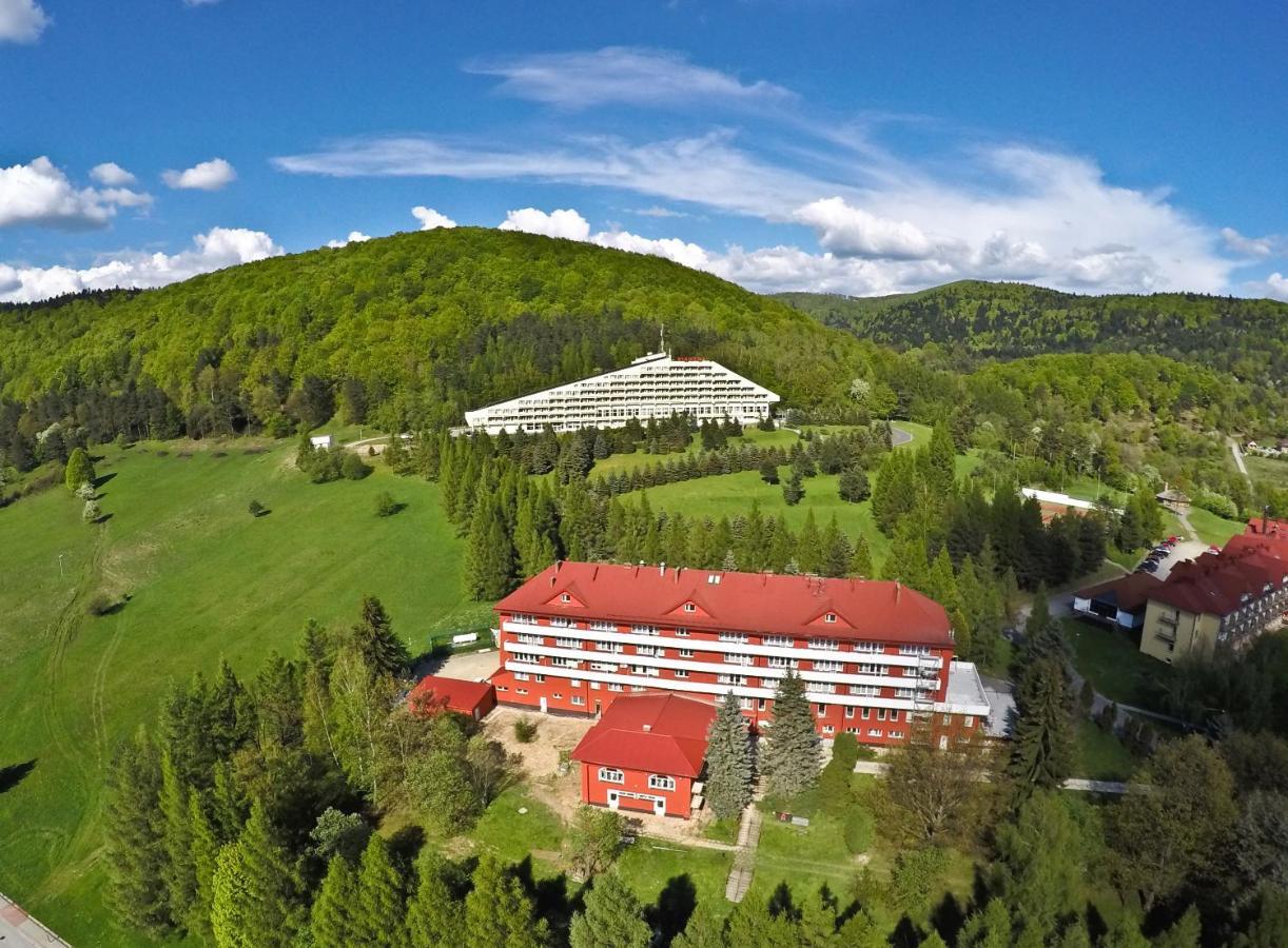 Osrodek Uzdrowiskowy Beskid Hotel Wysowa-Zdrój Екстериор снимка